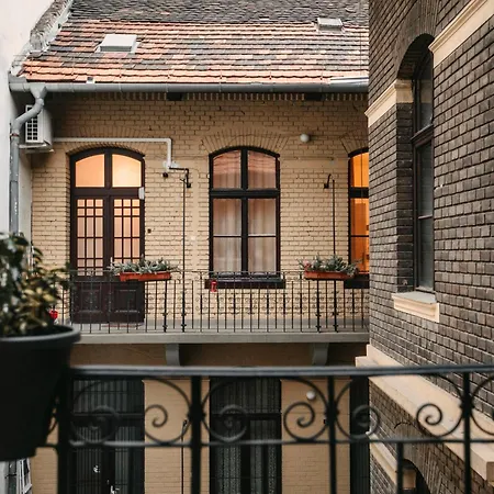 Stylish In The Heart Of The Center With Air Conditioner Apartment Budapest