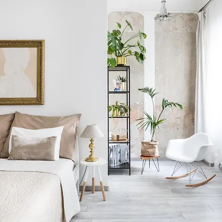 Apartment Stylish In The Heart Of The Center With Air Conditioner