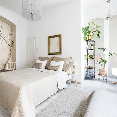 Stylish In The Heart Of The Center With Air Conditioner Budapest